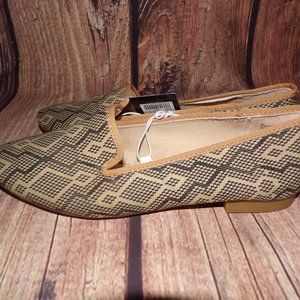 NEW Sam & Libby Tan Geometric Pattern Slip On Flat Comfy Casual Loafers Size 6.5